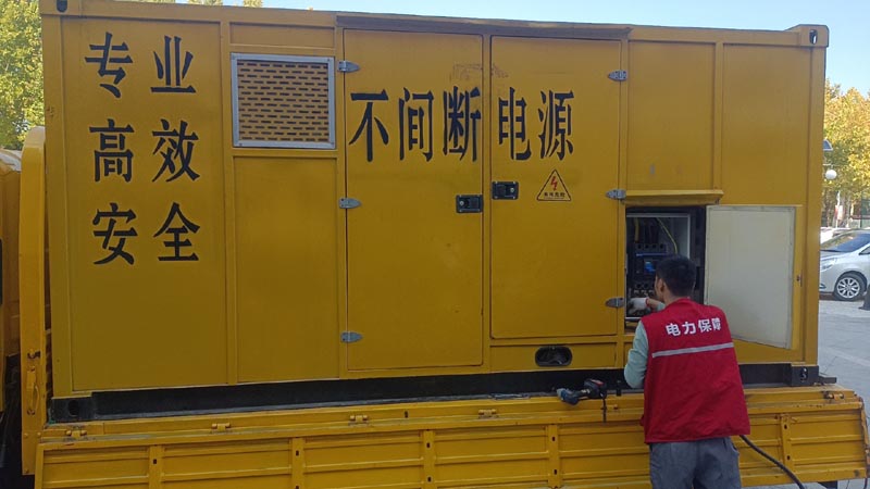 安丘柴油发电机组和UPS电源配合使用时，如何避免切换过程中的电力中断？